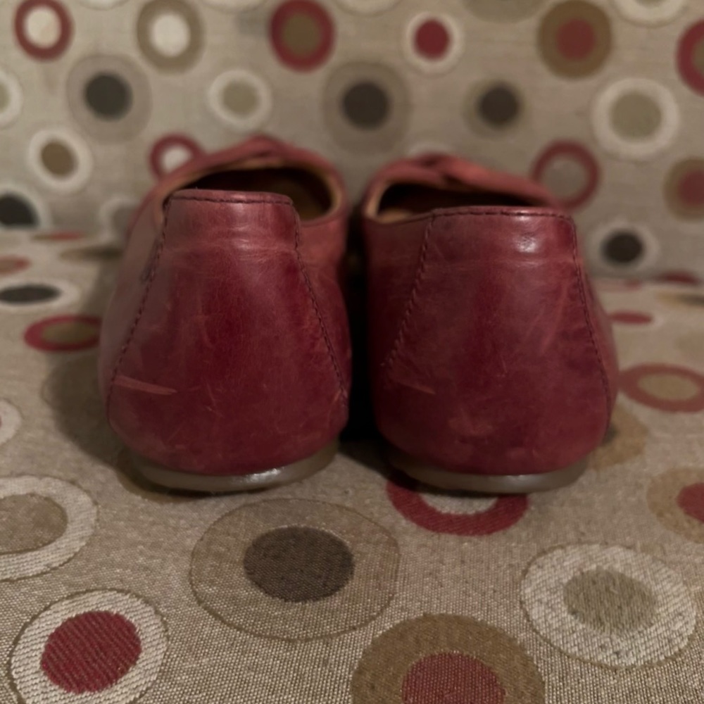 Brand: BORN Womens Lilly Knot-Front Slip On Ballet Flats Red Size 7.5 - Picture 5 of 6